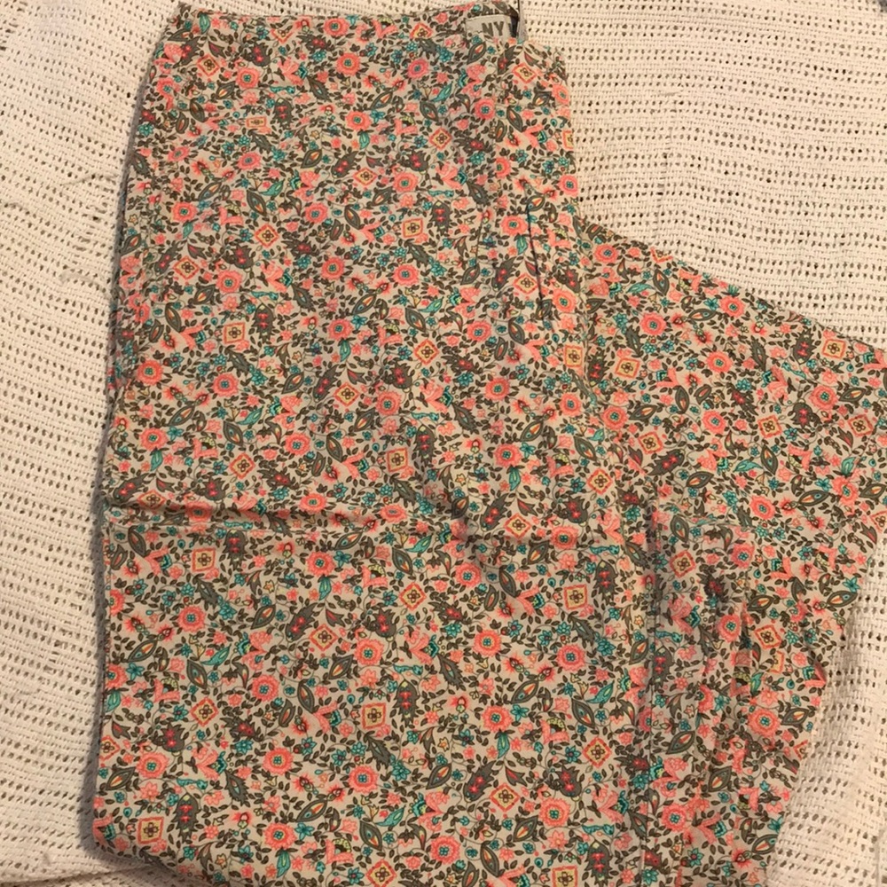 Ladies capri pants